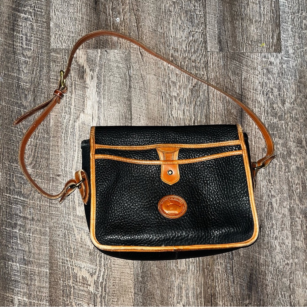 VTG Dooney & Bourke Bag All Weather Leather Crossbody Pebble Black Leather 90s